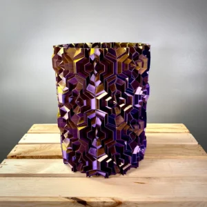 Ripple · mønstret vase. Kildeudgiverens foto af modellen Tetrahex Ripple Vase; original farve. Foto: ChrisTheViolaNerd.